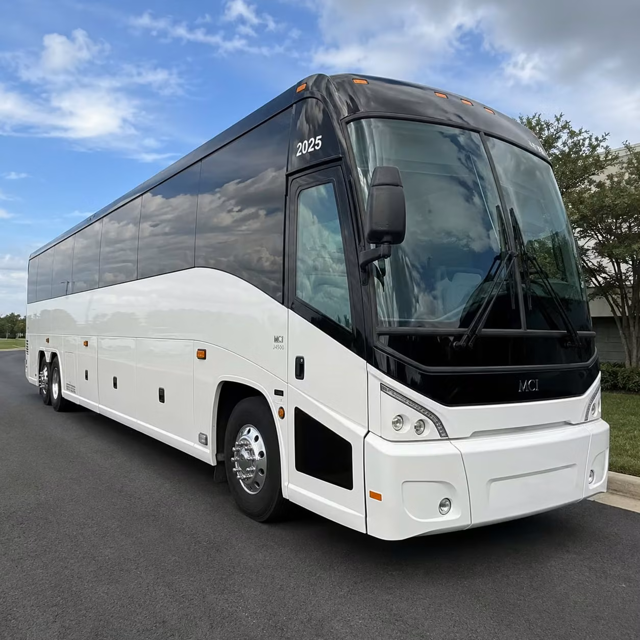 charter buses from newton to roadrunner house of blues and smaller boston venues